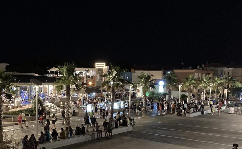 A Cecina investigatori in incognito dentro la movida per mettere un freno al caos in zona mare 