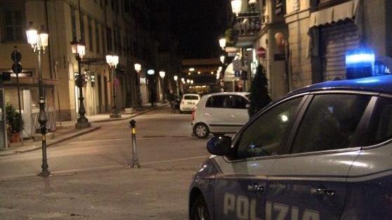 Entrano di notte nella casa di un imprenditore: arrestati durante la fuga