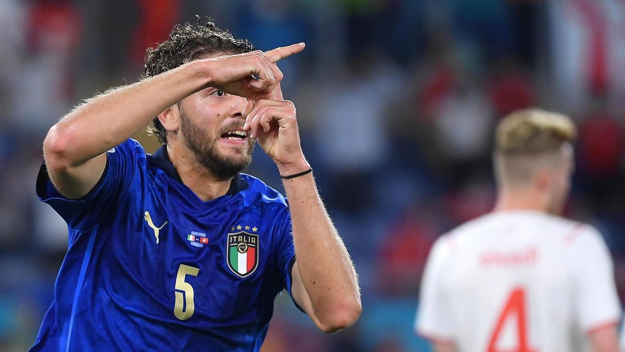 La grande gioia di Manuel Locatelli dopo la doppietta contro la Svizzera agli Europei