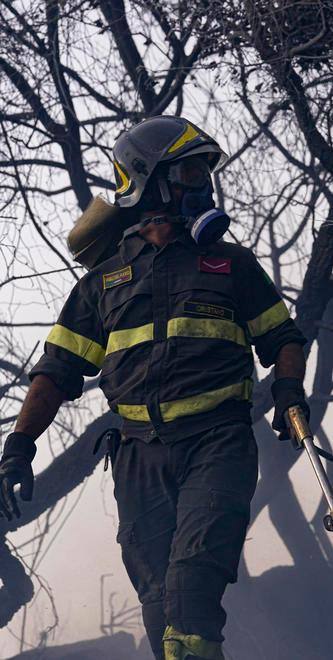 «Costretti a lottare contro gli incendi con mezzi obsoleti» 