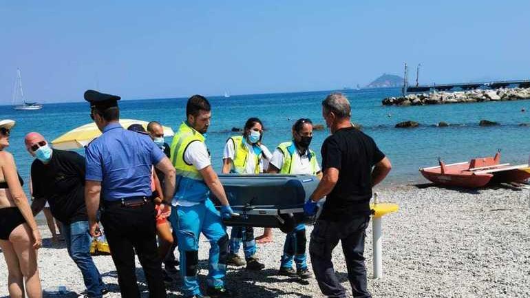 Stroncato da un malore davanti alla moglie