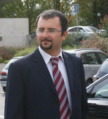 L’ex segretario Pd: «Il dovere? Costruire ponti, non erigere muri»