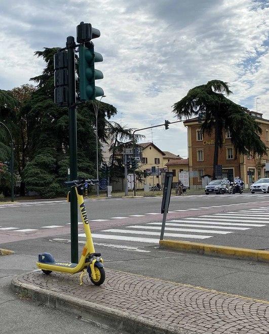 Soste selvagge e “viaggi” in due per la città