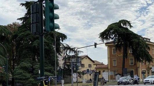 Soste selvagge e “viaggi” in due per la città