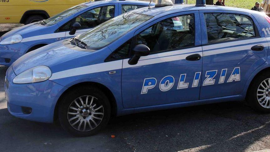 Accusato di furto rompe una gamba a un poliziotto