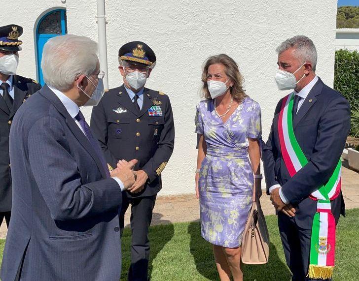 Mattarella saluta Alghero dopo dieci giorni di vacanza 