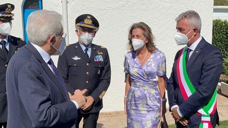 Mattarella saluta Alghero dopo dieci giorni di vacanza