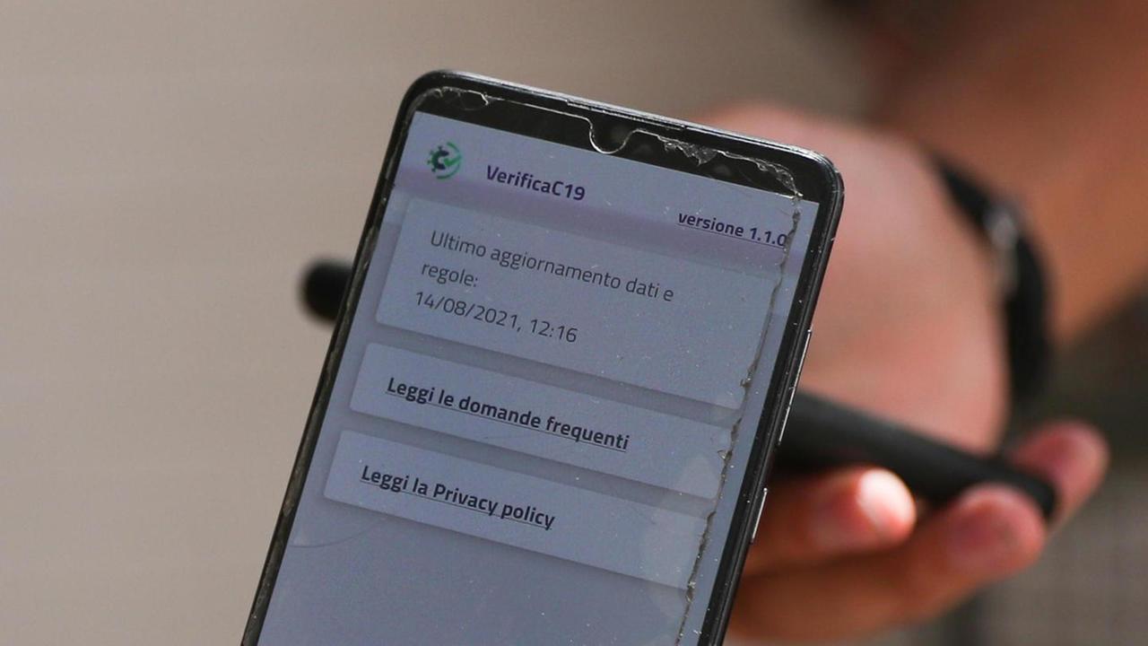 Arriva il totem tecnologico: verificare il pass è semplice