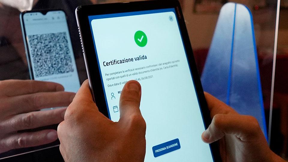 Sportivi alle prese con il Green pass, come districarsi tra dosi e tamponi 