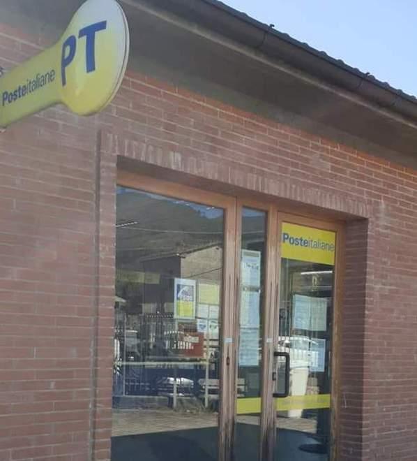 Uffici postali, chiesti un bancomat in più e orari diversi Appello del sindaco 