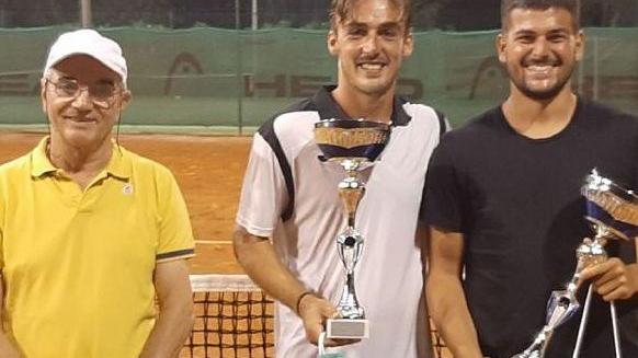 Tennis, che spettacolo Mazzeschi si prende il torneo Acqua dell’Elba