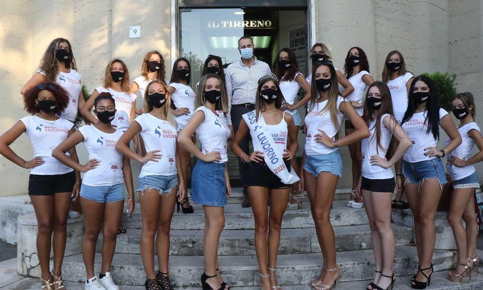 Miss Livorno, reginette in tour per la città sull’autobus scoperto