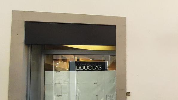 Dai profumi all’abbigliamento Oviesse al posto di Douglas
