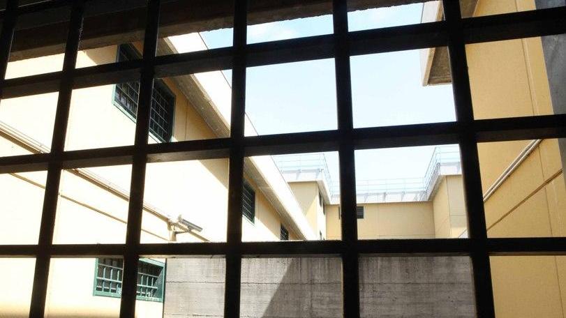 Accusato di aver ucciso la moglie 14 anni fa viene arrestato in un albergo di Reggio