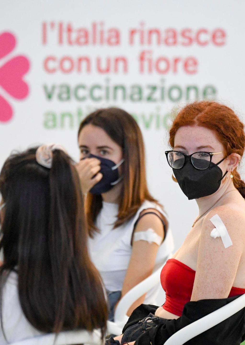 Solo 95 vaccini per gli under 18 l’ira dei sindaci contro Assl e Ats
