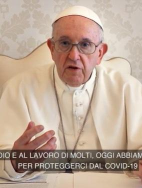 Francesco: «Il vaccino, atto d’amore» 