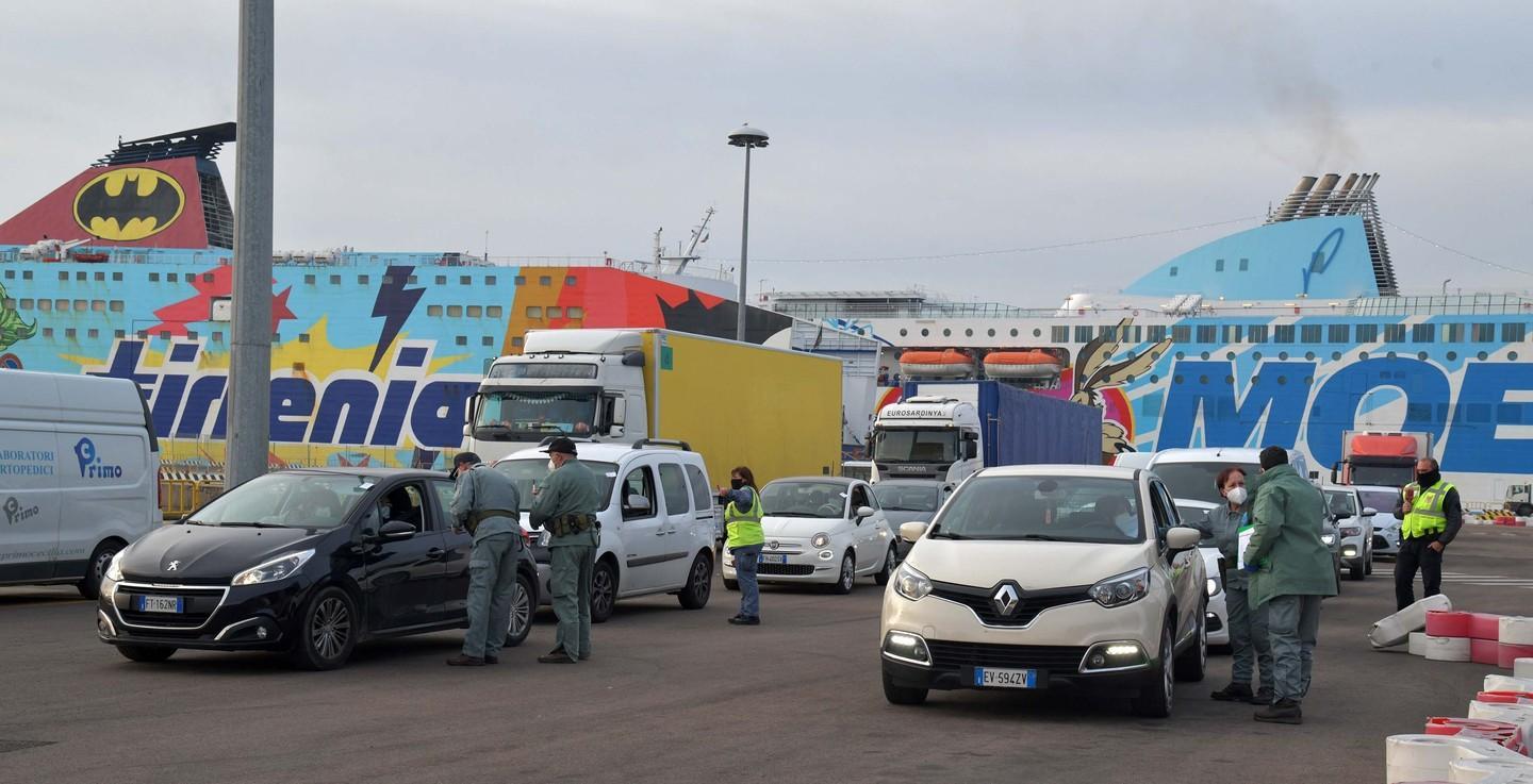 È ripartito anche il porto aumentano i passeggeri 