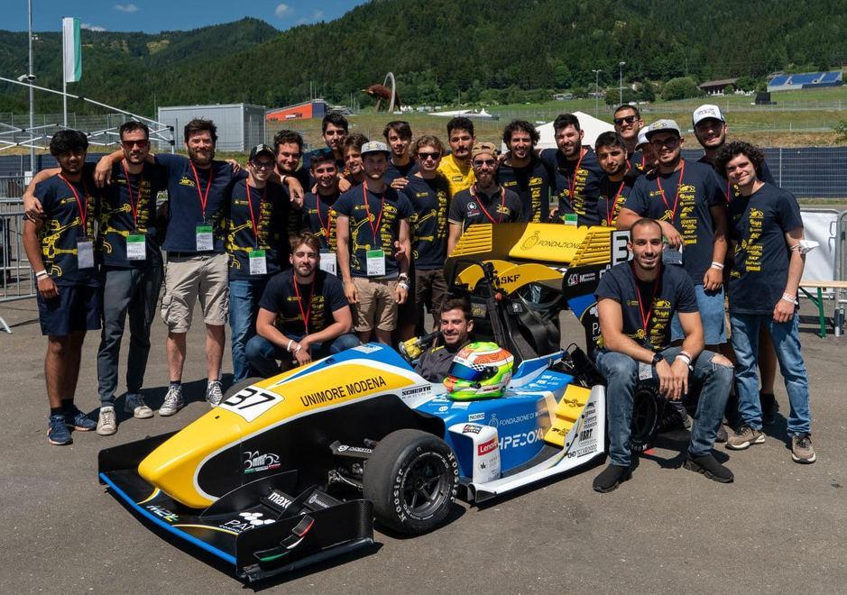 Unimore trionfa nelle gare di Formula Student