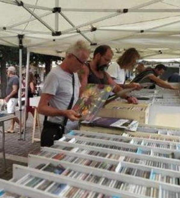 Dischi, cd, dvd in mostra da domani 
