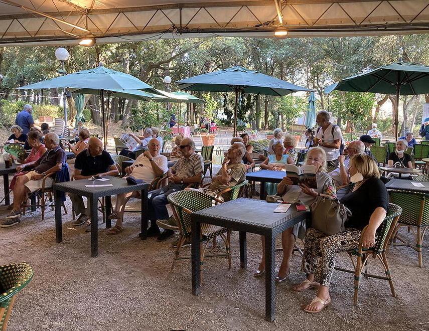 Tanta curiosità per il libro di Arrighi e c’è il pieno di pubblico e applausi 