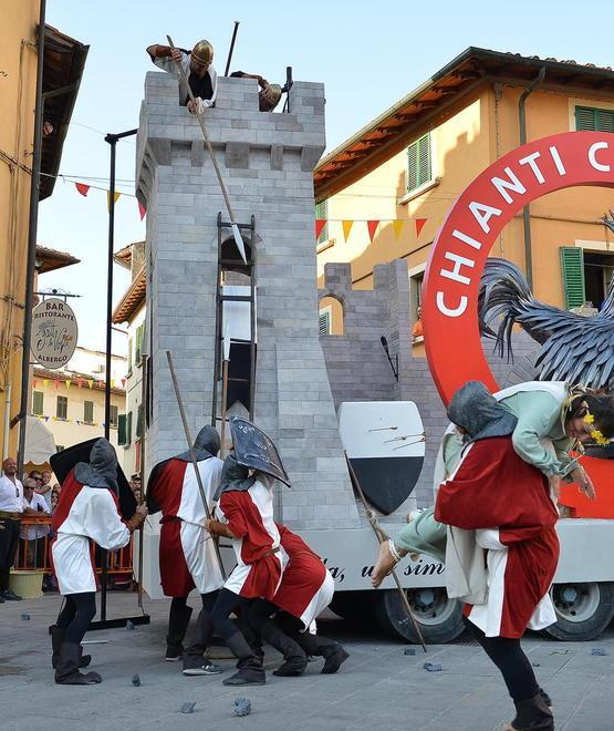 Palio delle contrade ma senza i carri 