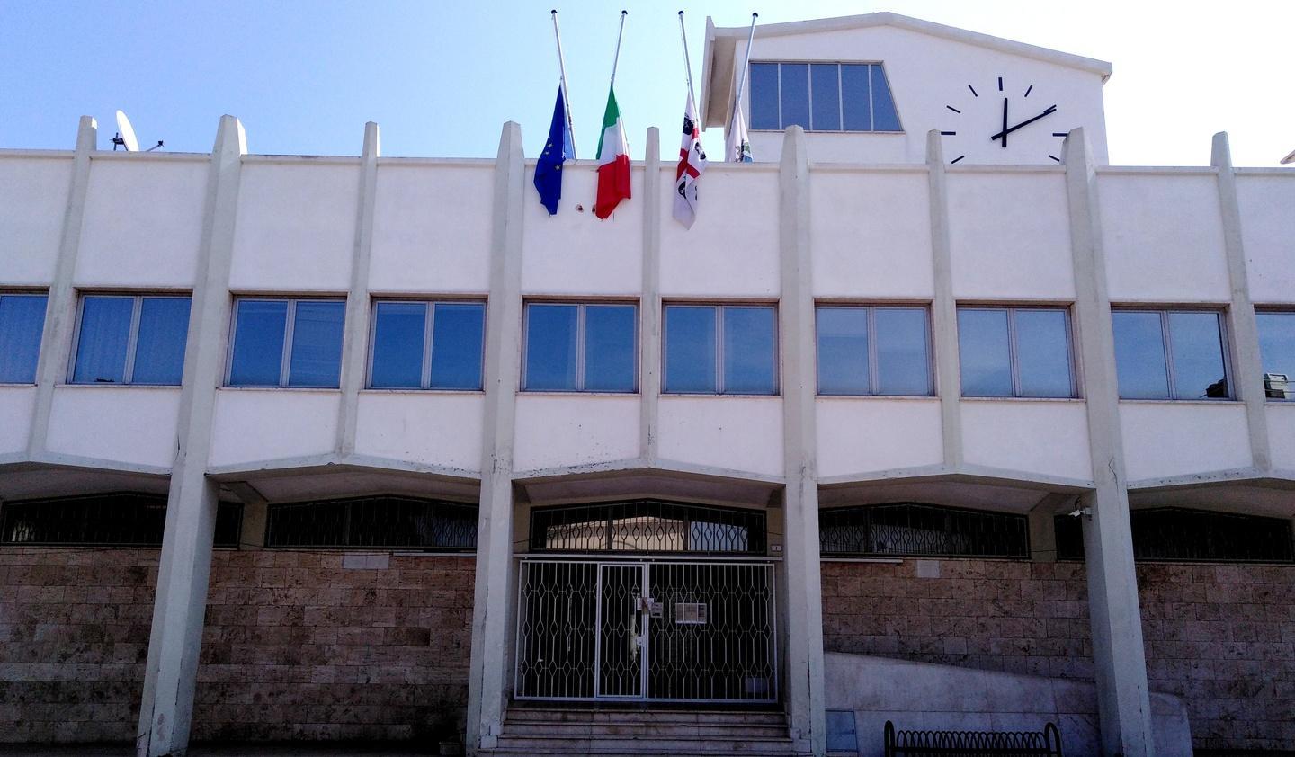 Tasse ridotte e guerra agli evasori 