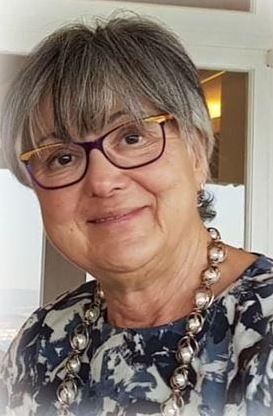 La comunità dice addio alla storica maestra, oggi l’ultimo saluto 