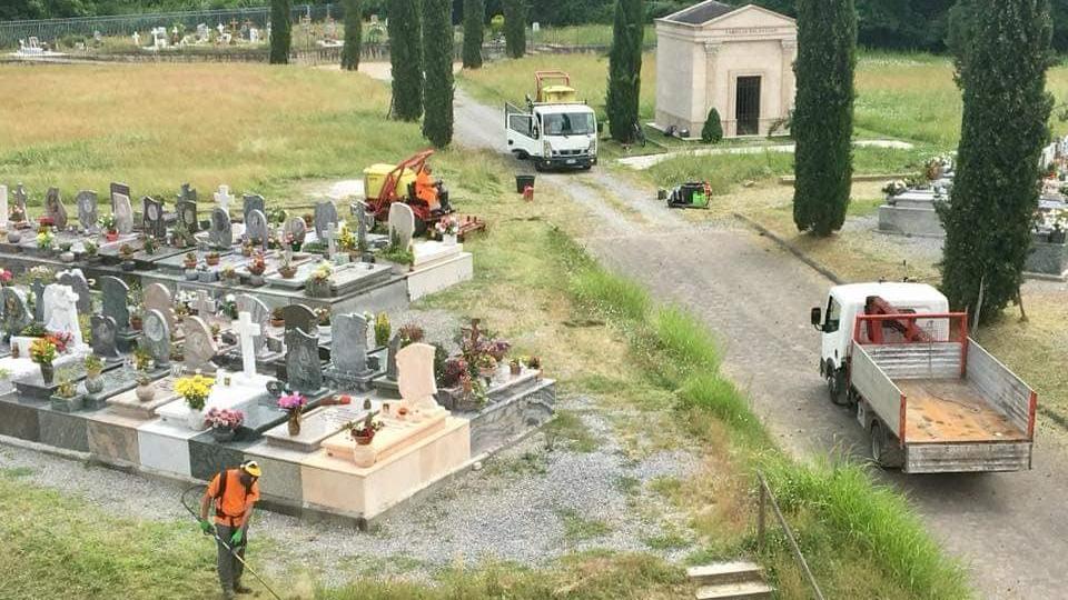 Trentatré cimiteri su quarantadue vengono gestiti dalle associazioni