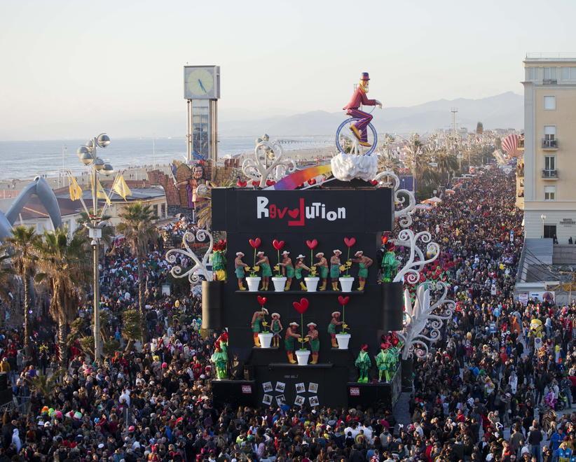 Dannosi, inutili, forzati: la Passeggiata boccia senza appello i corsi d’autunno 