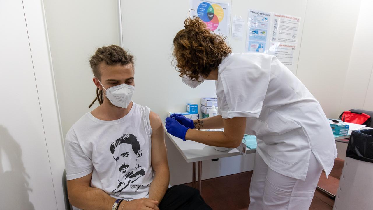 Vaccino, obiettivo sui quarantenni: quattro milioni senza siero