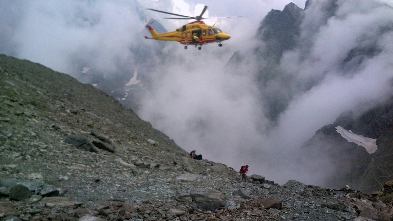 Ventenni sardi sulle Alpi si perdono nella nebbia a 2.900 metri: salvati