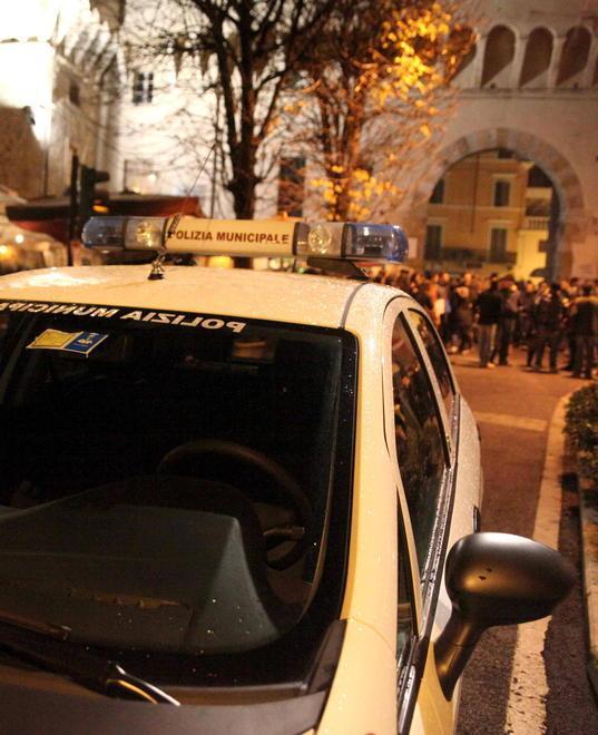 Troppi tavolini all’esterno controlli e sanzioni in arrivo 