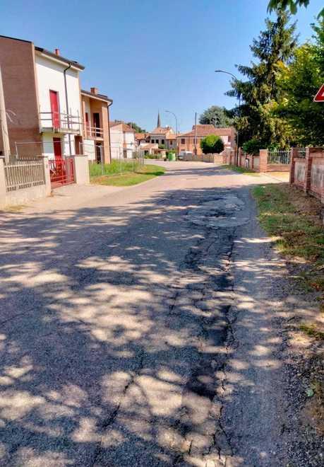 Via Fiorini, i residenti: «Finora solo promesse sui lavori che servono» 