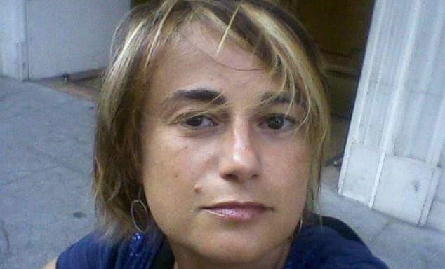 L’addio di Castellarano alla 47enne Elisa Ferrari trovata morta in casa 