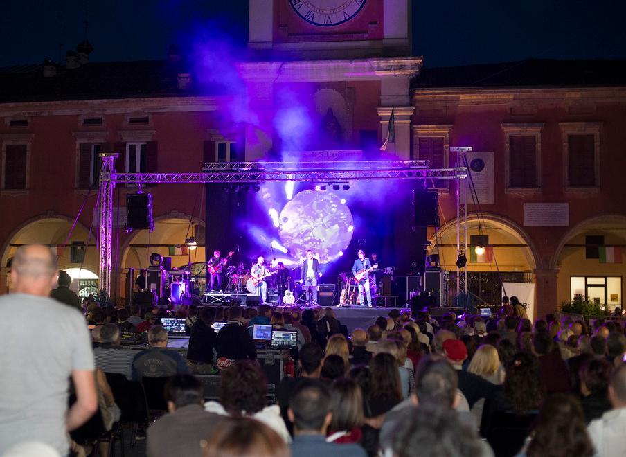 Notte Celeste con le vetrine “Balnea by night” e Tozzi 