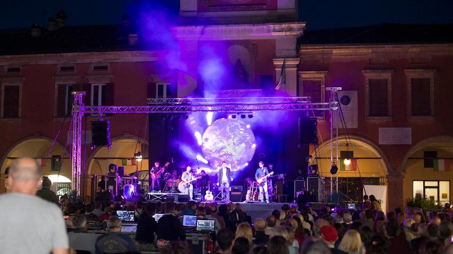 Notte Celeste con le vetrine “Balnea by night” e Tozzi