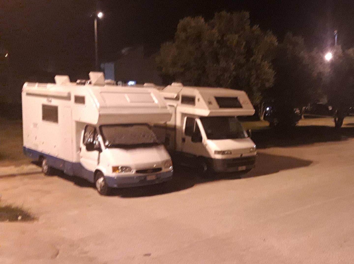 Invasione di camper ma non c’è l’area attrezzata 