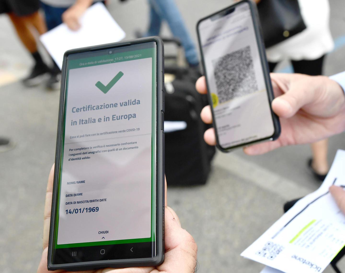 «La carta verde evita le restrizioni in esercizi pubblici»