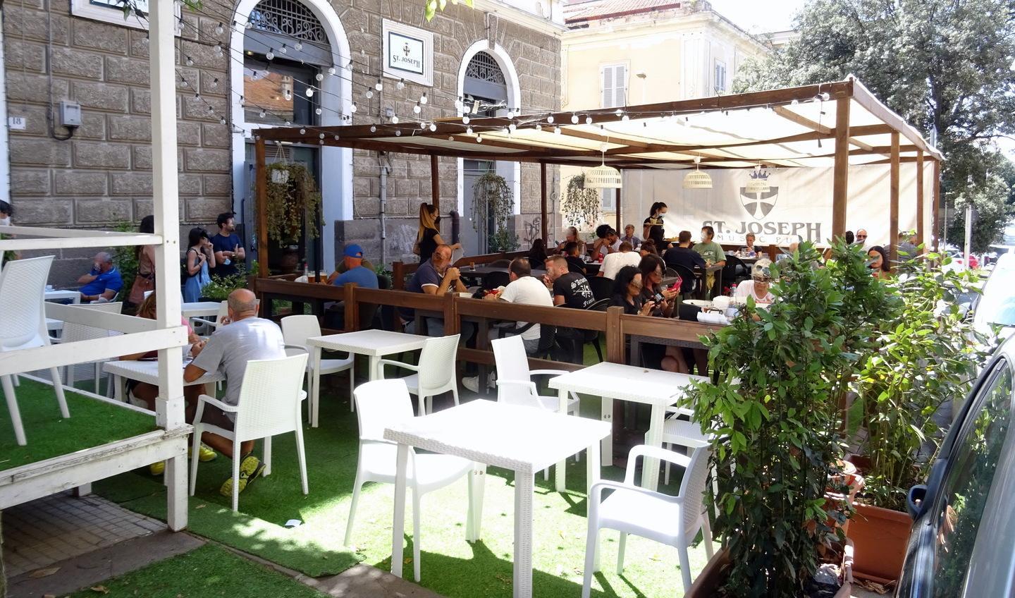 Sassari, i ristoratori aperti a ferragosto: «Premiati dai tanti clienti» 