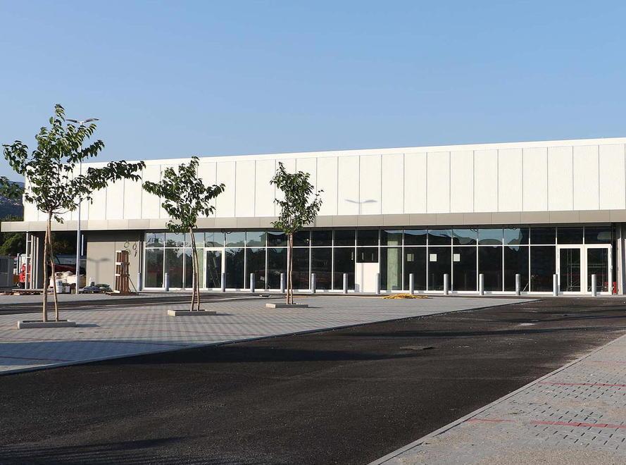 Lo stato di avanzamento dei lavori della nuova Coop di via di Montramito