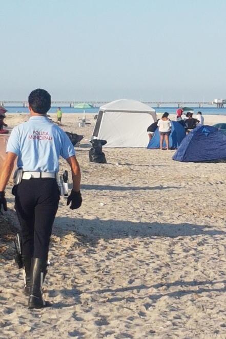 Campeggio abusivo alle Spiagge Bianche, altre otto multe 