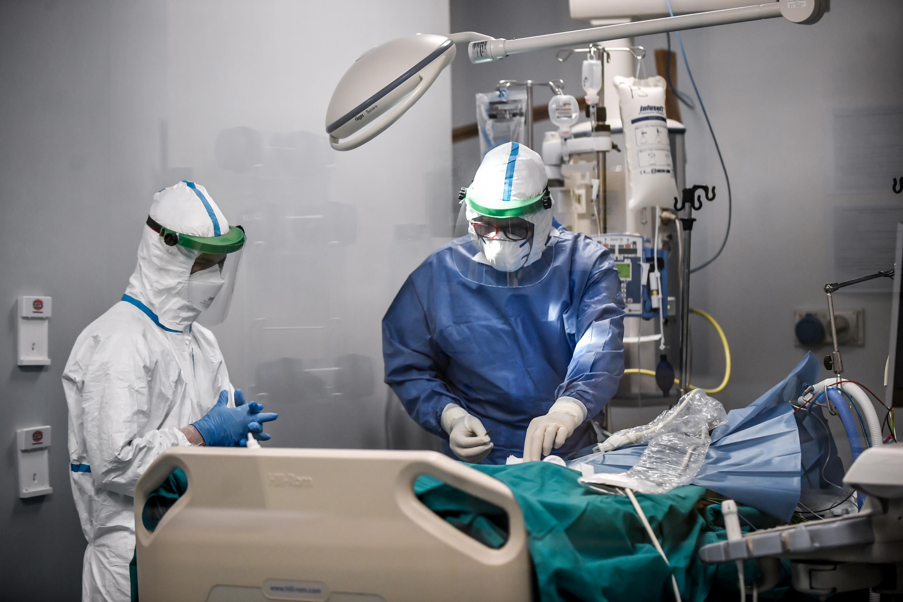 Coronavirus: lutto a Vigarano Mainarda. Allerta negli ospedali, al completo la terapia intensiva Covid