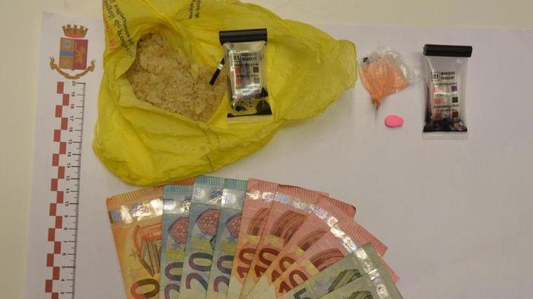 Fermata 21enne con mezzo etto di ecstasy: usciva dal rave
