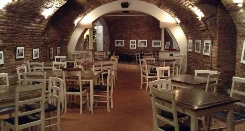 L’ostello Rocchetta e il bar in cerca di nuovo gestore 