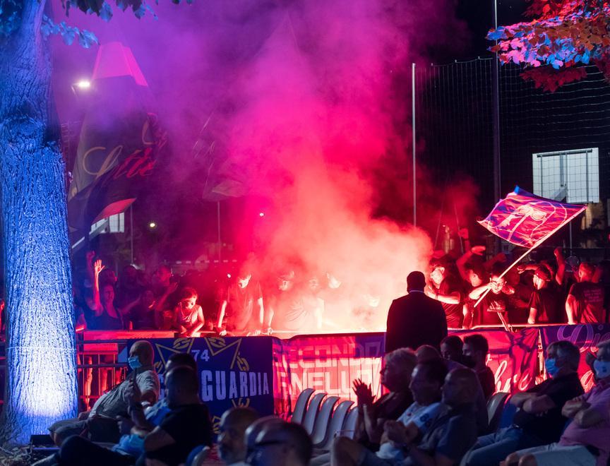 La Ovest carica la squadra prima della partenza per Pisa 