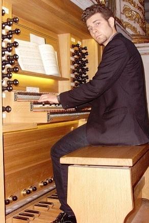 Organo con trio vocale e letture in chiesa