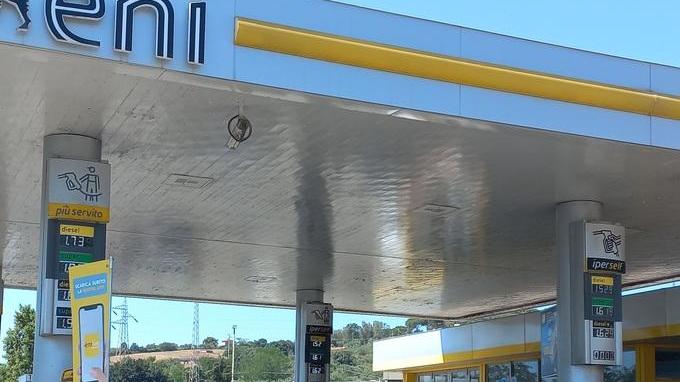 La stazione di servizio dell’Eni in viale Unità d’Italia