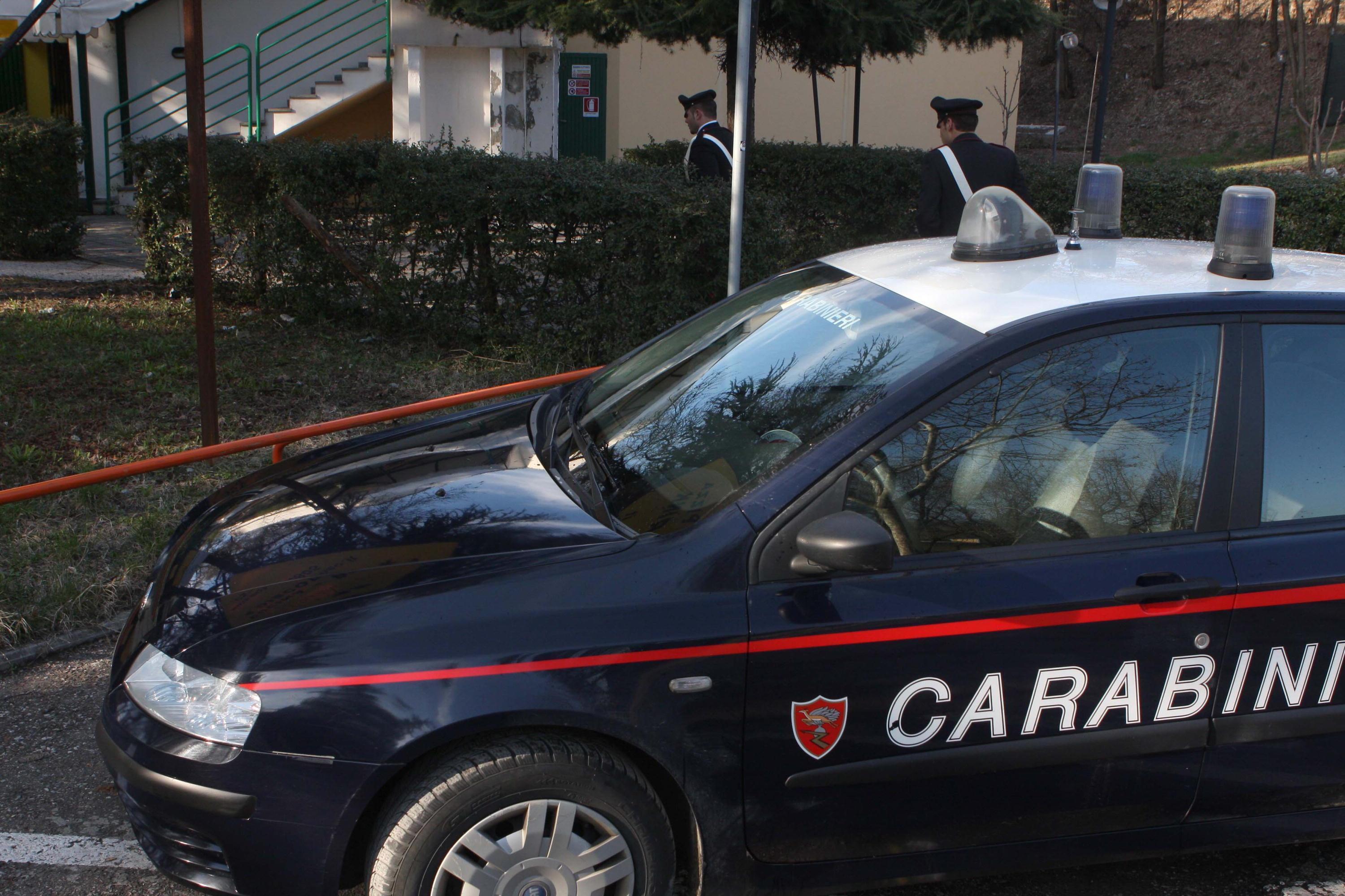 Lido Estensi: danneggia una moto e aggredisce i carabinieri: arrestato