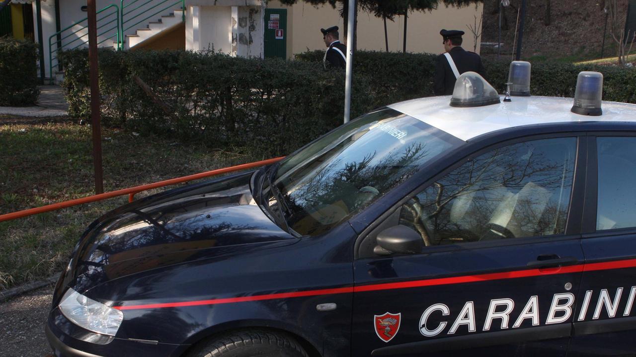 Lido Estensi: danneggia una moto e aggredisce i carabinieri: arrestato