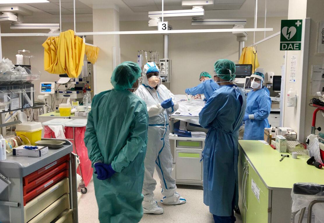 Covid, lutto a Cento. Pieni gli ospedali di Cona e del Delta
